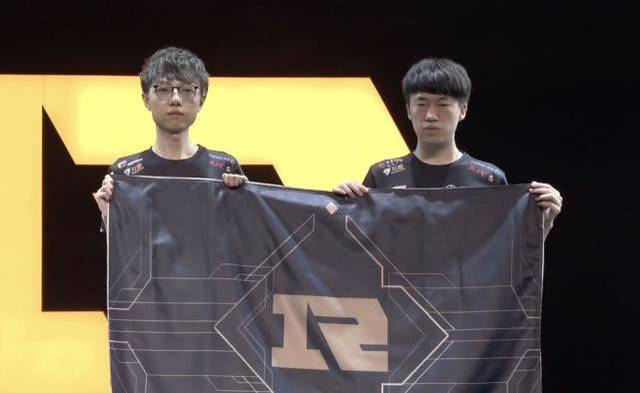 这也凸显了 这也凸显了